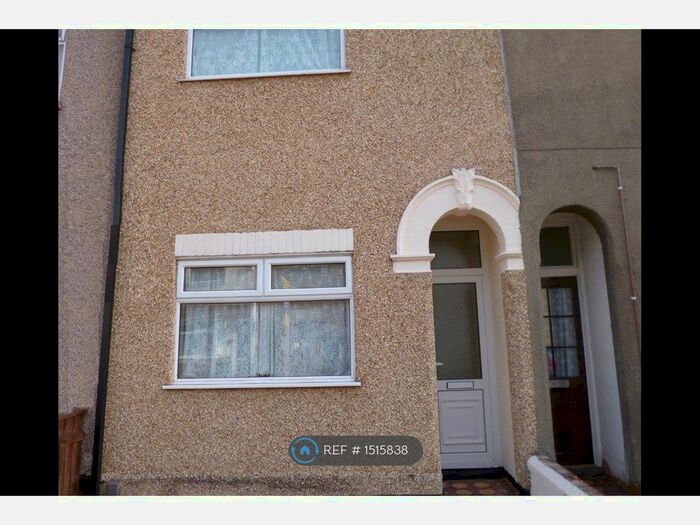 3 Bedroom Terraced House To Rent In Convamore Road, Grimsby, DN32
