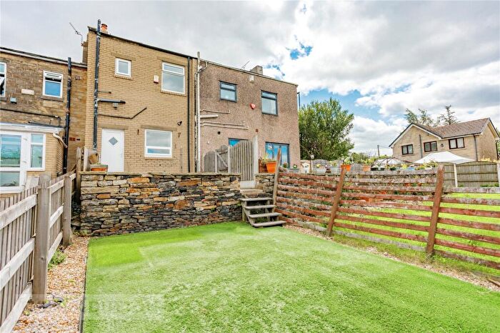 2 Bedroom Terraced House For Sale In Under Lane, Grotton, Saddleworth, OL4