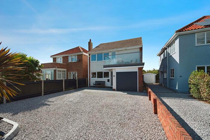 3 Bedroom Detached House For Sale In Culver Drive, Hayling Island, Hampshire, PO11