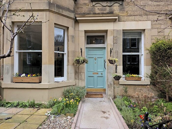 2 Bedroom Flat To Rent In Comiston Gardens, Morningside, Edinburgh, EH10