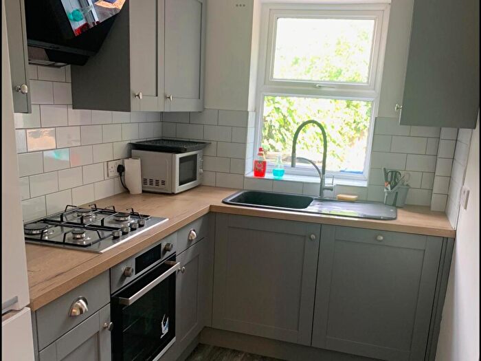 4 Bedroom House To Rent In Langdon Street, Sheffield, S11