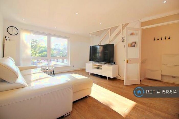 2 Bedroom Flat To Rent In Ewell Road, Surbiton, KT6