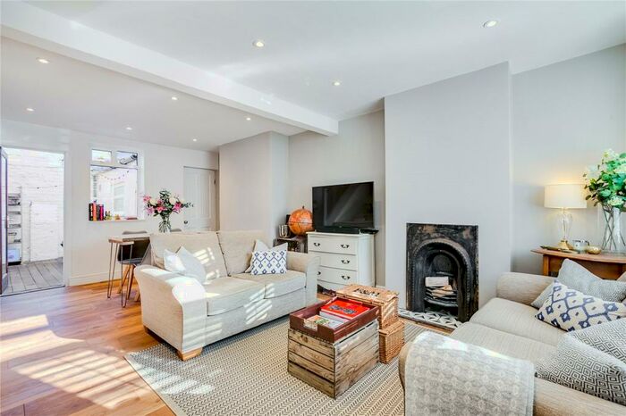 2 Bedroom Terraced House To Rent In Robson Road, London, SE27