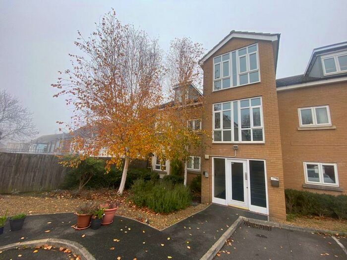 2 Bedroom Ground Flat To Rent In Petherton Road, Bristol, BS14