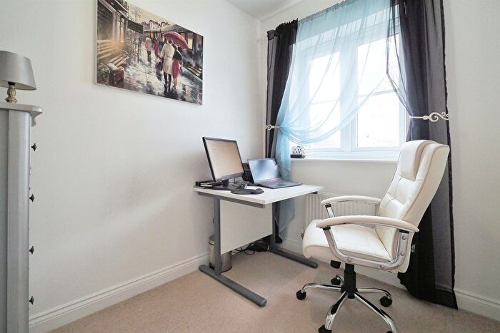 3 Bedroom End Of Terrace House For Sale In Kilford Close, Amesbury, Salisbury, SP4