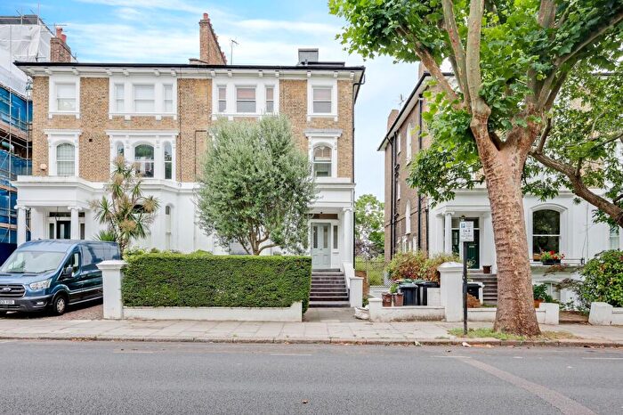 2 Bedroom Apartment For Sale In Steeles Road, London, NW3