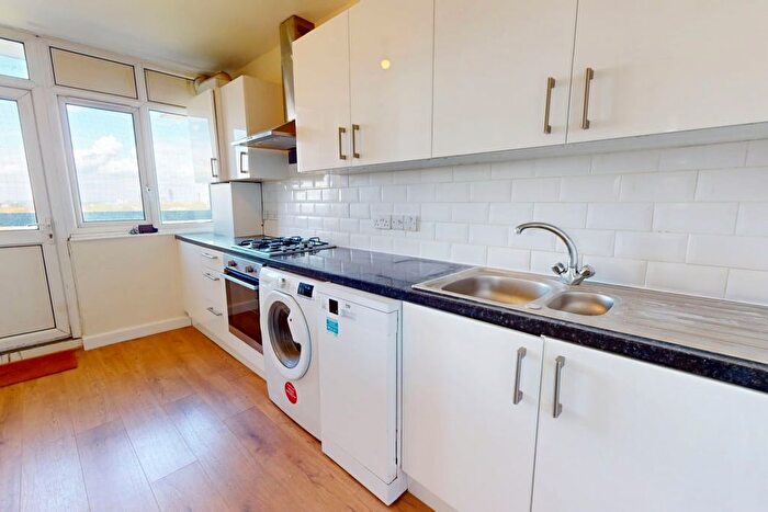 2 Bedroom Flat For Sale In Cazenove Road, Stoke Newington, N16