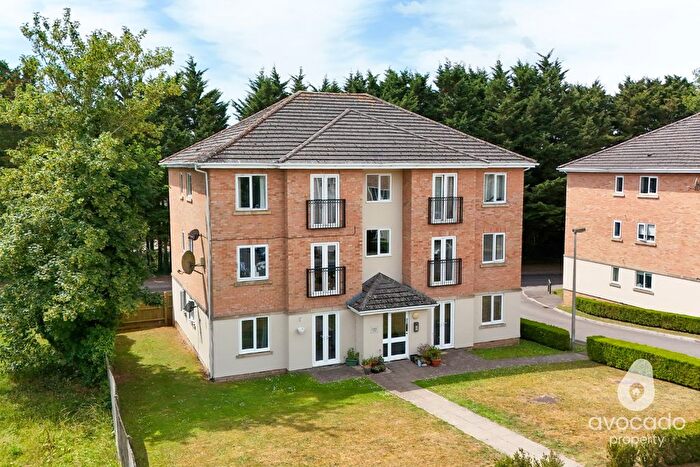 2 Bedroom Flat For Sale In Tarn Howes Close, Thatcham, RG19