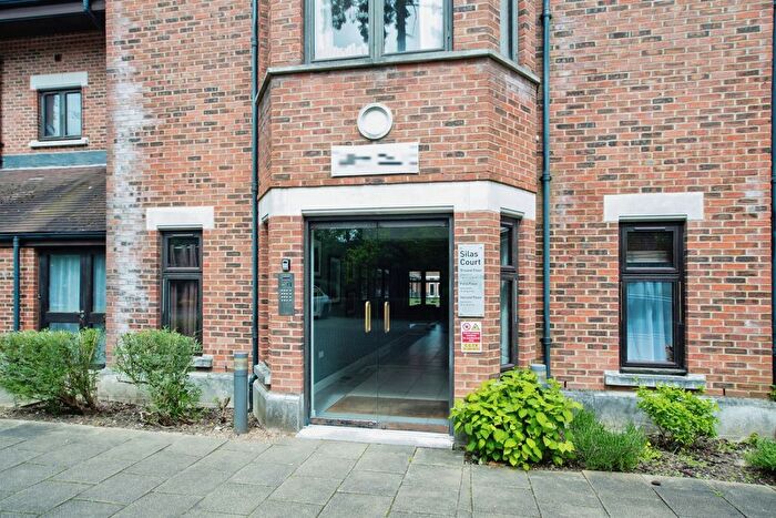 2 Bedroom Flat To Rent In Lockhart Road, Watford, WD17