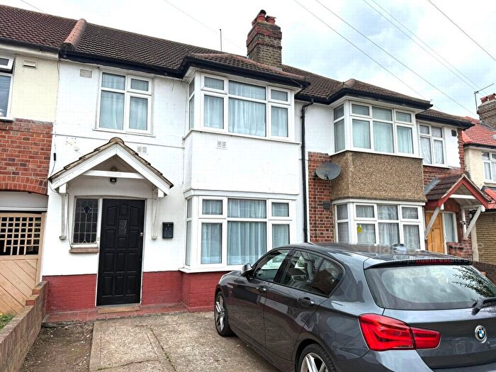 3 Bedroom Terraced House To Rent In Ash Grove, Hounslow, TW5