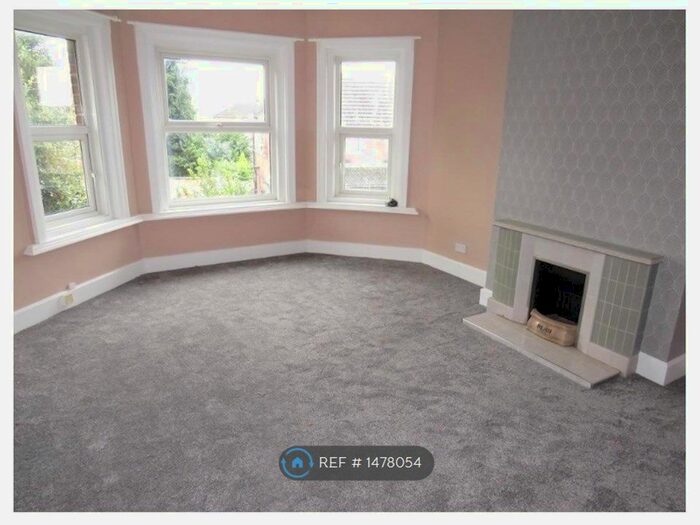 2 Bedroom Maisonette To Rent In Bond Road, Southampton, SO18