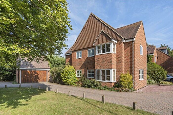 4 Bedroom Detached House To Rent In Poppy Close, Yarnton, Kidlington, Oxfordshire, OX5