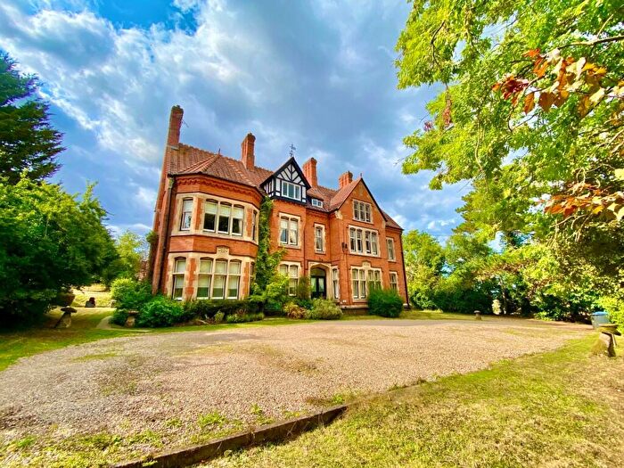 2 Bedroom Apartment To Rent In Redhill House, Campden Road, CV37