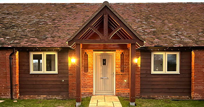 3 Bedroom Barn Conversion For Sale In Pettifer Court, Buckingham Road, Weedon, HP22