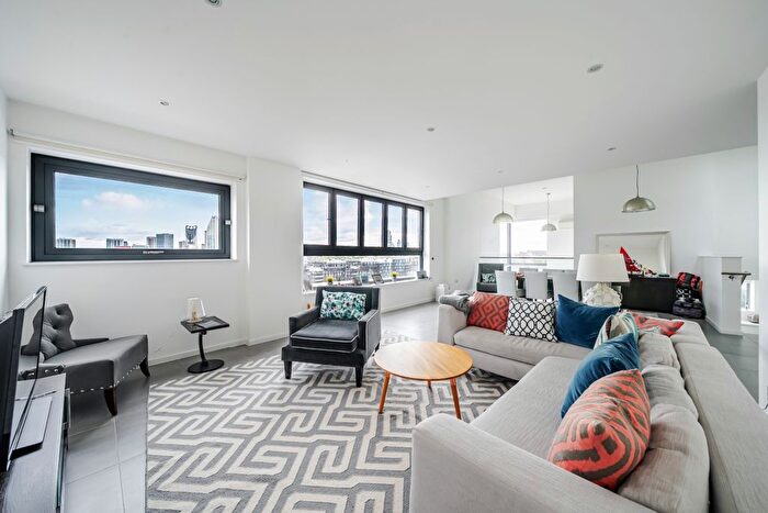 2 Bedroom Flat To Rent In Rosler Buidling, Southwark, SE1