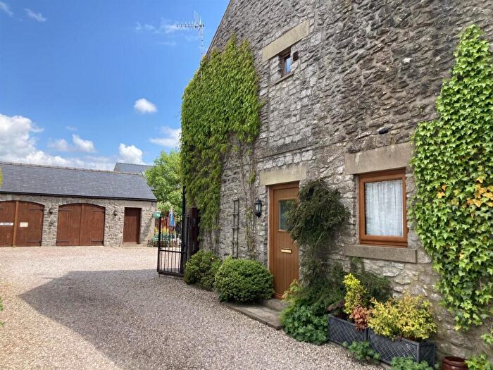 6 Bedroom Detached House For Sale In Alma Road, Tideswell, Buxton, SK17