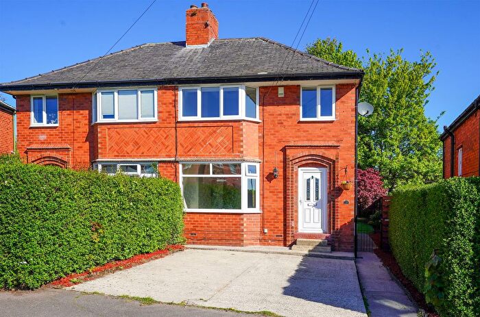 3 Bedroom Semi Detached House For Sale In Selhurst Road, Chesterfield, S41