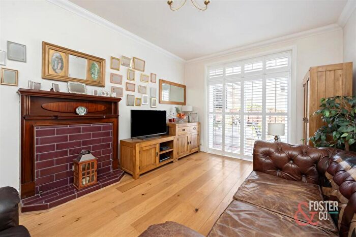 2 Bedroom Flat For Sale In Montefiore Road, Hove, BN3