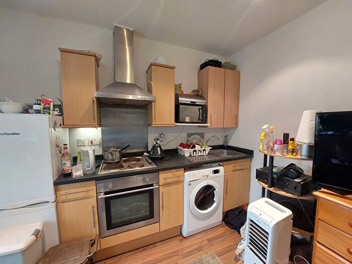1 Bedroom Flat To Rent In Bitterne Road West, Southampton, SO18