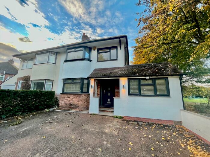 4 Bedroom House To Rent In Landor Road, Whitnash, CV31