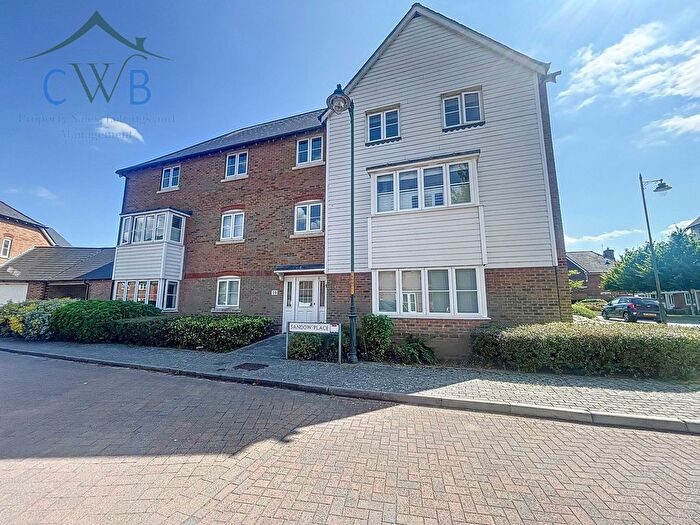 2 Bedroom Flat For Sale In Sandow Place, Kings Hill, ME19