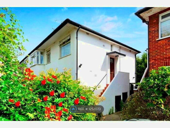 2 Bedroom Maisonette To Rent In Cavendish Avenue, London, W13