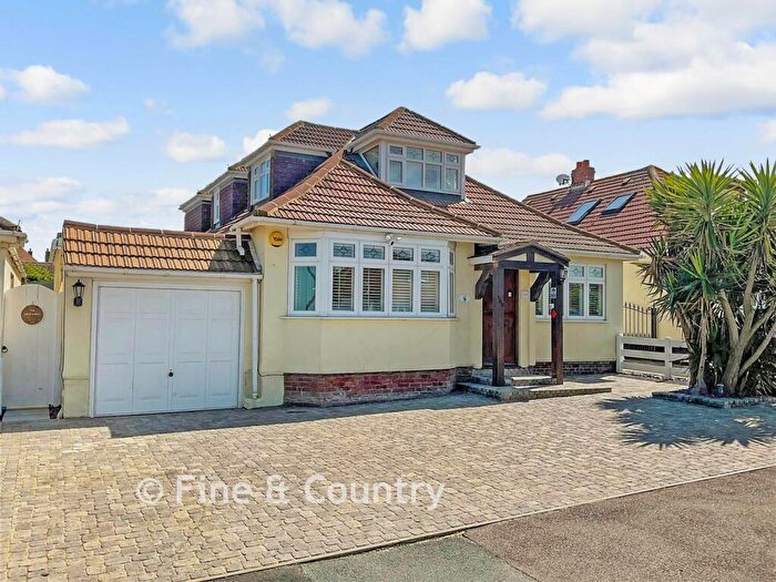 6 Bedroom Chalet For Sale In Botany Road, Kingsgate, Broadstairs, Kent, CT10