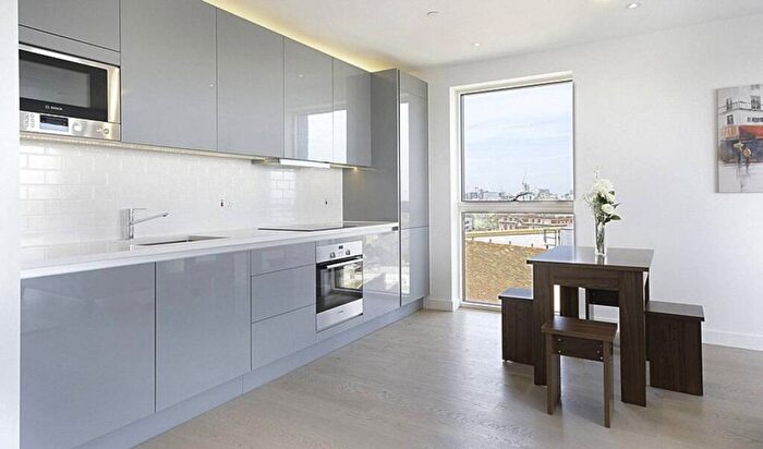 1 Bedroom Flat To Rent In Rodney Road, Elephant And Castle, London, SE17