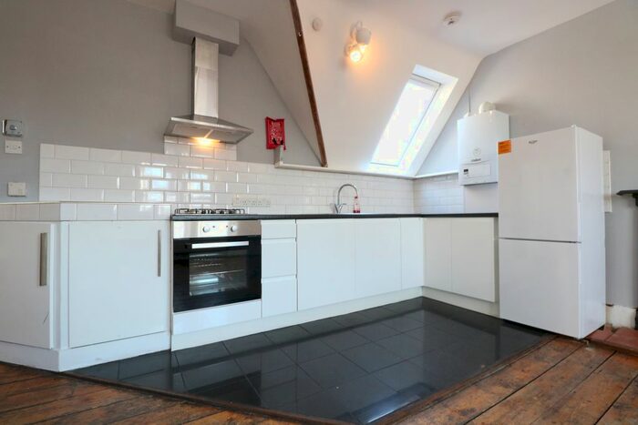 2 Bedroom Flat To Rent In Craven Park, London, NW10