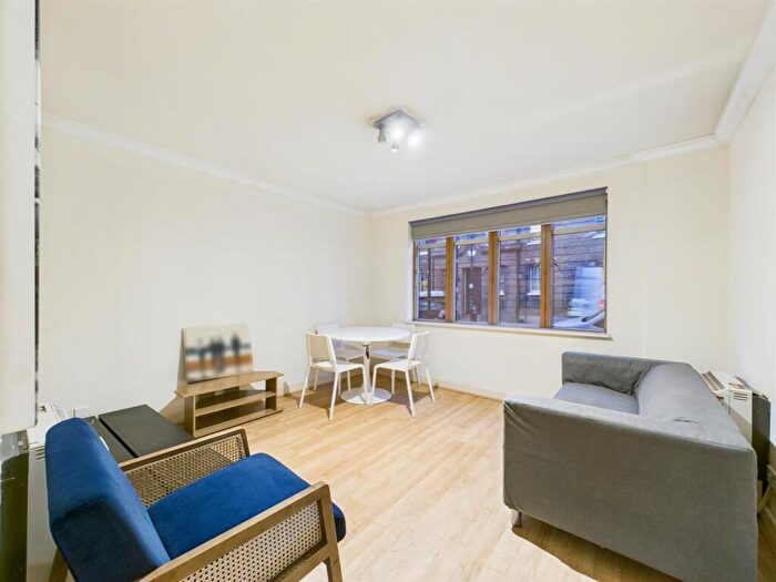 1 Bedroom Apartment For Sale In Bishops Court, Folgate Street, London, E1