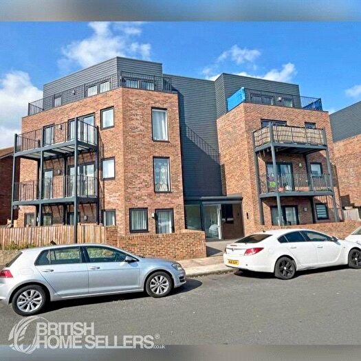 2 Bedroom Apartment For Sale In Langney Road, Eastbourne, East Sussex, BN22