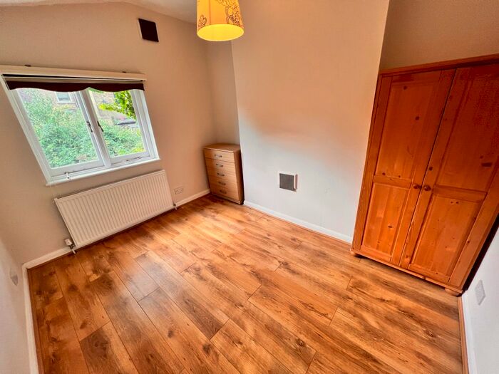 1 Bedroom Flat To Rent In Alma Street, Kentish Town, NW5