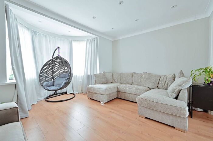 4 Bedroom Terraced House For Sale In Kenmore Avenue, Kenton, Harrow, HA3