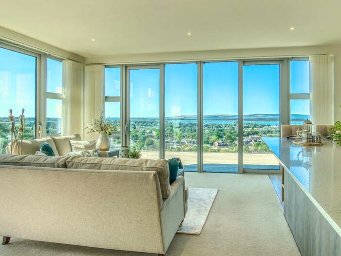 2 Bedroom Flat To Rent In Mount Road, Poole, BH14