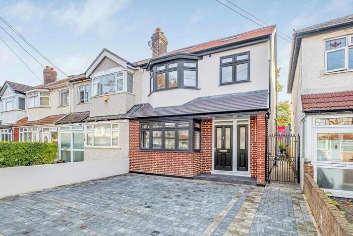 5 Bedroom Semi-Detached House To Rent In Woodmansterne Road, London, SW16
