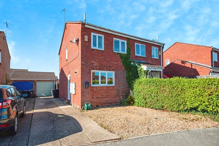 2 Bedroom Semi-Detached House For Sale In Maiden Grove, Sleaford, NG34