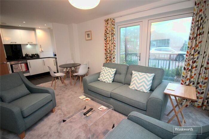 2 Bedroom Flat To Rent In James Court, Grade Close, Elstree, Hertfordshire, WD6