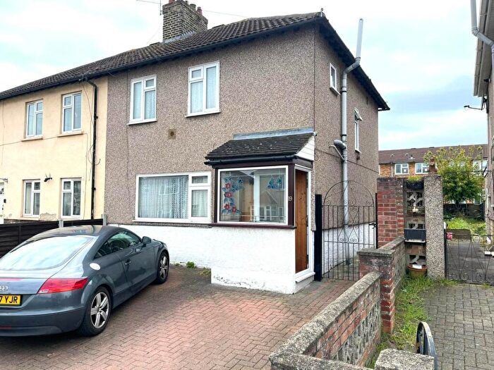 3 Bedroom Semi-Detached House To Rent In Lenthall Avenue, Grays, RM17