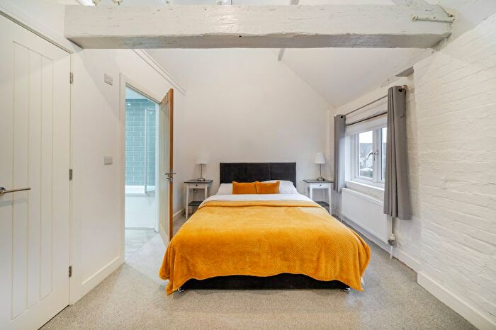 1 Bedroom Flat For Sale In West Street, Farnham, Surrey, GU9