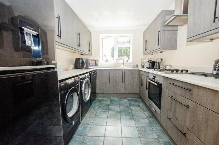 2 Bedroom Semi-Detached Bungalow For Sale In Kinsbourne Way, Southampton, Hampshire, SO19