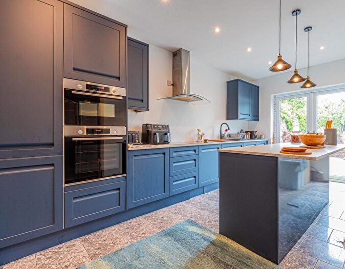 5 Bedroom Detached House For Sale In Smithies Avenue, Sully, CF64