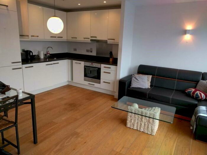 1 Bedroom Flat To Rent In Mint Street, Bethnal Green, London, E2