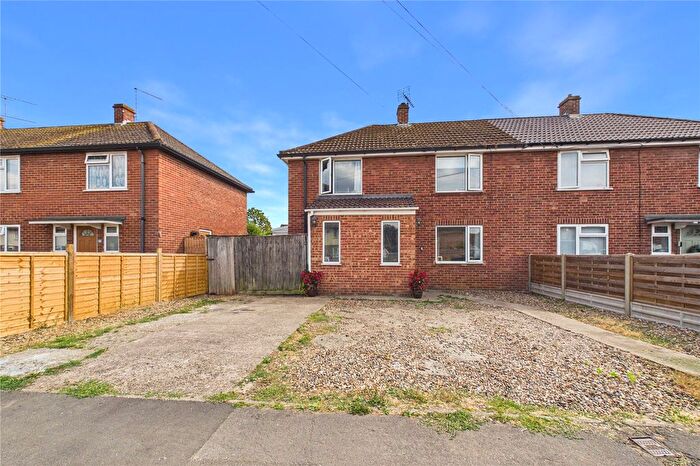 3 Bedroom Semi Detached House For Sale In Bucknell Avenue, Pangbourne, Reading, RG8