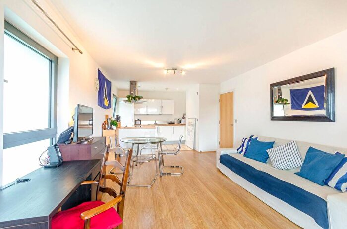 1 Bedroom Flat To Rent In Oval Road, Camden Town, London, NW1