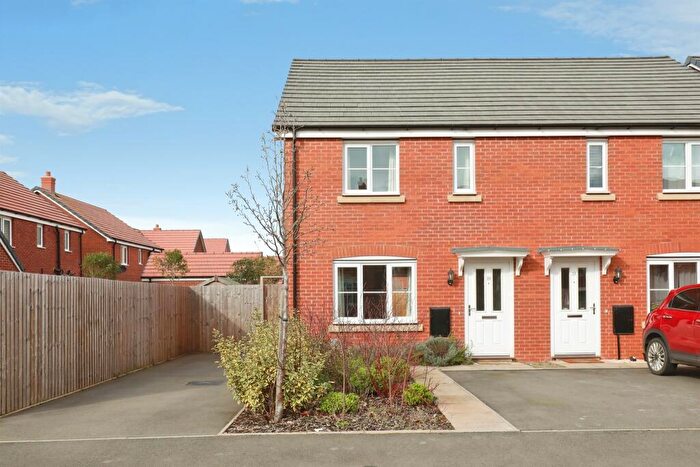 3 Bedroom Semi Detached House For Sale In Jeacock Place, Wellesbourne, Warwick, CV35