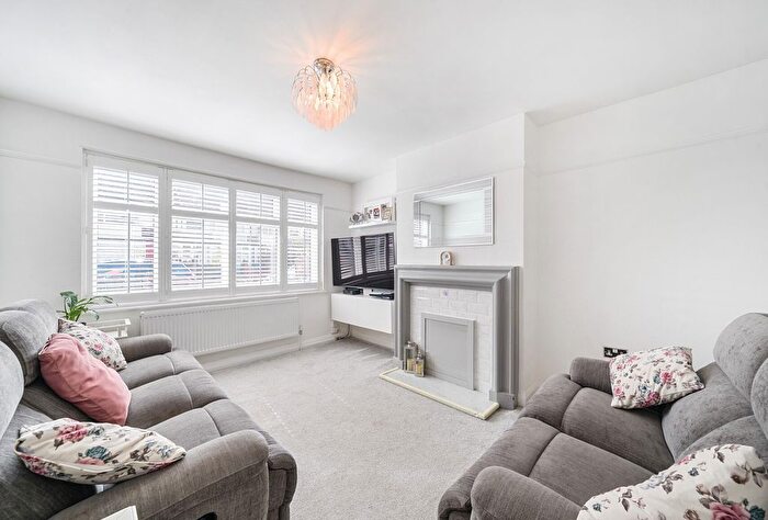 3 Bedroom Terraced House For Sale In Manor Road, Mitcham, CR4