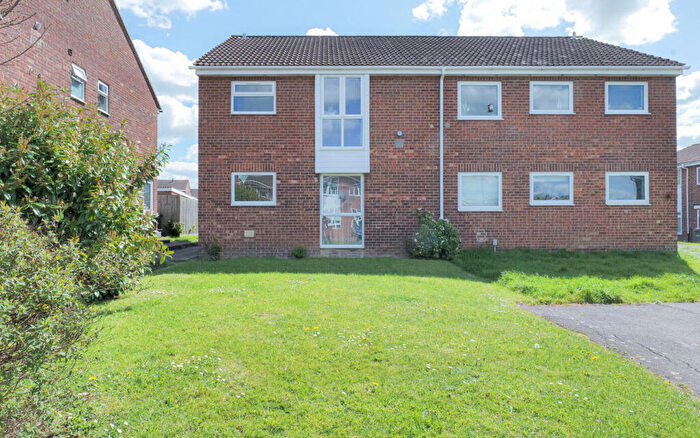 2 Bedroom Flat For Sale In Malvern Close, Melksham, SN12