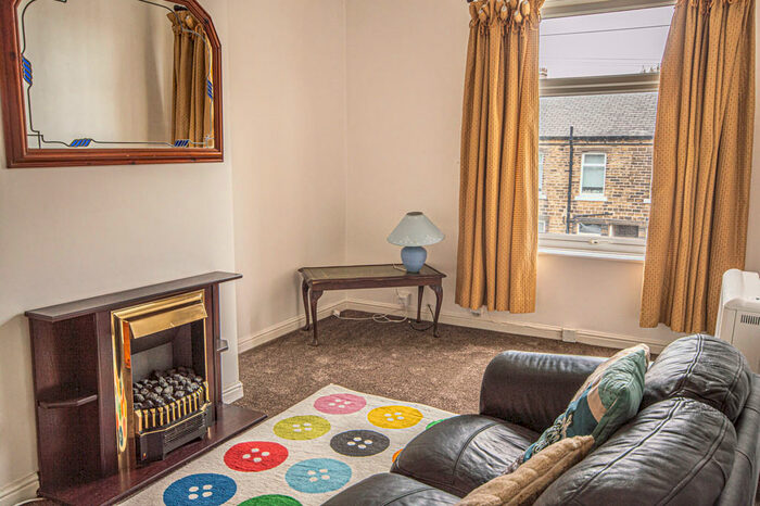 1 Bedroom Maisonette To Rent In Church Street, Crosland Moor, Huddersfield, HD4