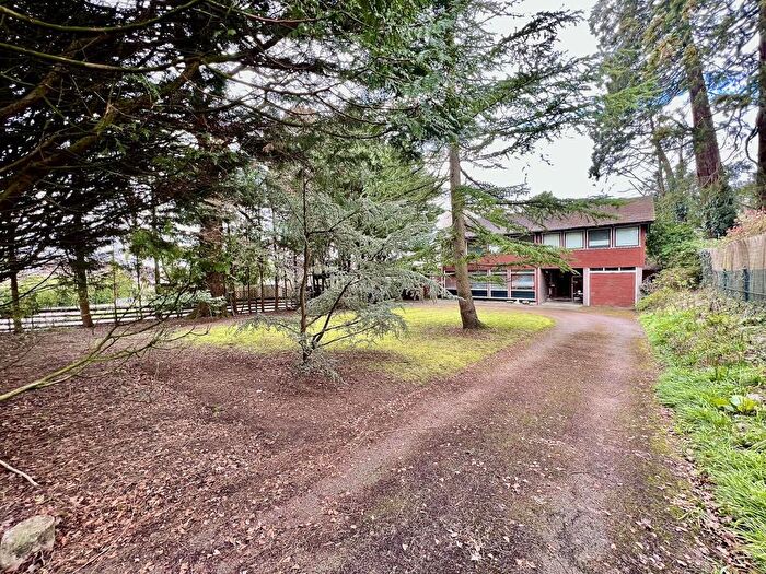 5 Bedroom Detached House For Sale In Aylmer Drive, Stanmore, HA7