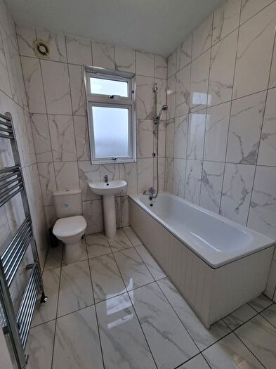 2 Bedroom Flat To Rent In Stainforth Road, Newbury Park, IG2